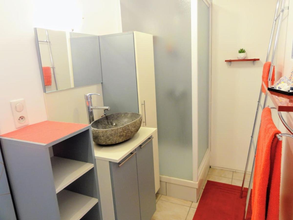 Au Petit Marcadal **Sanctuaires, Hopital, Gare** Apartment Лурд Екстериор снимка